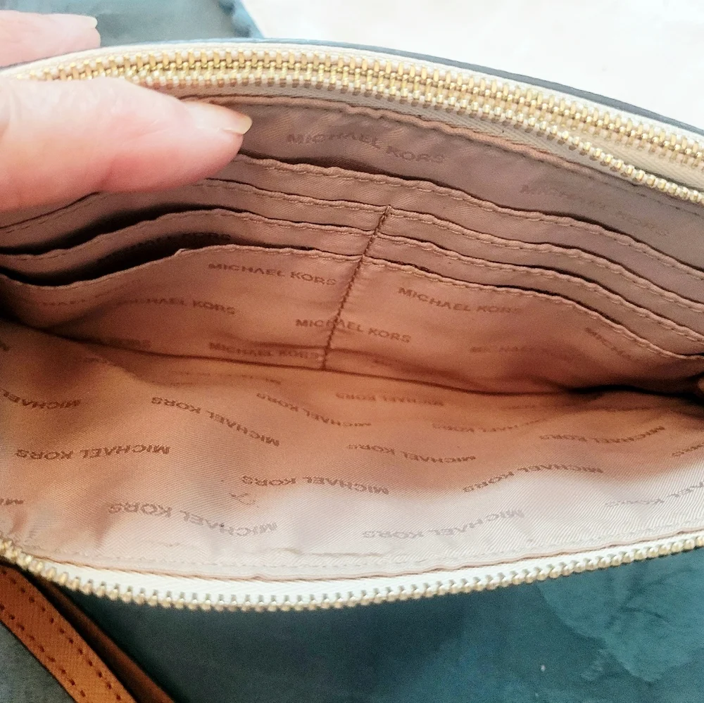 Michael Kors Cream & Tan M K Wristlet - Picture 5 of 8
